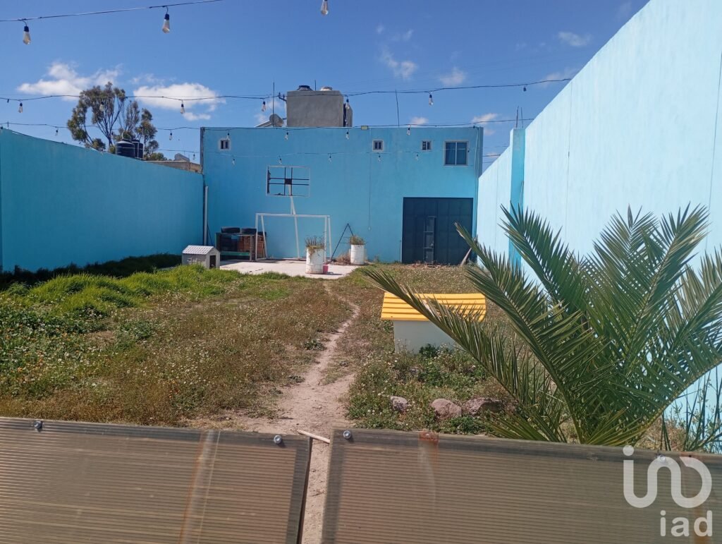 VENTA DE CASA CON 10 CUARTOS DE RENTA Y CASA CON ALBERCA CERCA DE LA UNIVESIDAD DEL FUTBOL PACHUCA