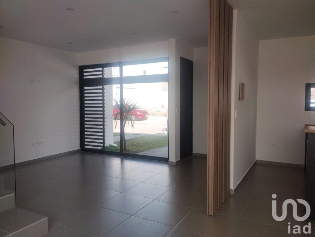 CASA EN VENTA EN EXCLUSIVA PRIVADA EN PACHUQUILLA,MINERAL DE LA REFORMA