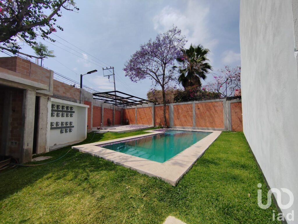 Casa con alberca en Condominio,  Jiutepec | Desde $2,408,500
