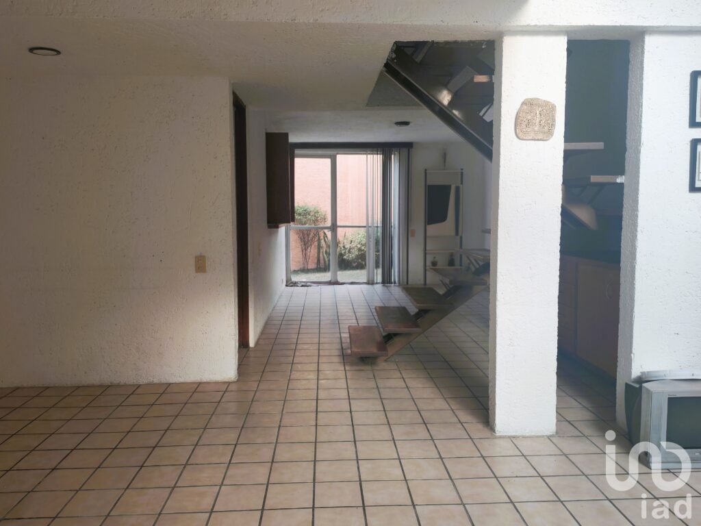 CASA SOLA EN RENTA EN XOCHIMILCO A UNOS PASOS DEL TREN LIGERO HUICHAPAN