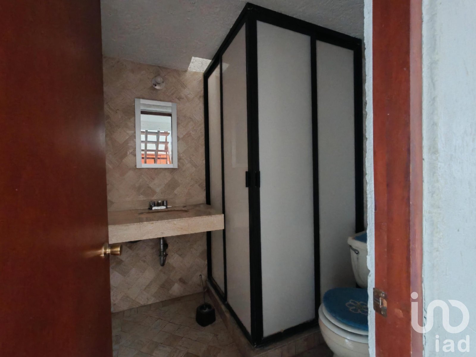 CASA SOLA EN RENTA EN XOCHIMILCO A UNOS PASOS DEL TREN LIGERO HUICHAPAN