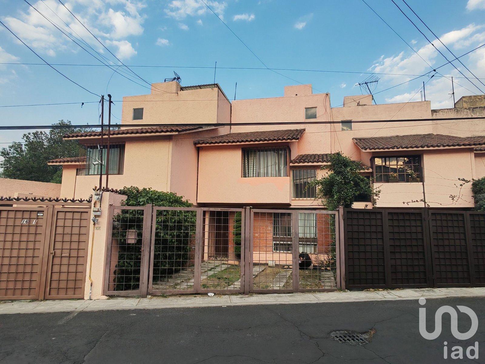 CASA SOLA EN RENTA EN XOCHIMILCO A UNOS PASOS DEL TREN LIGERO HUICHAPAN