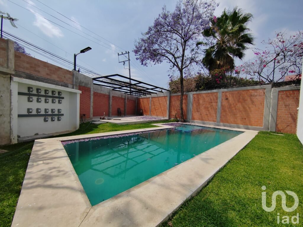 Casa 4 recámaras en Jiutepec con terraza y roof garden