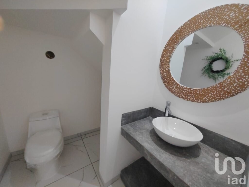 Casa 4 recámaras en Jiutepec con terraza y roof garden