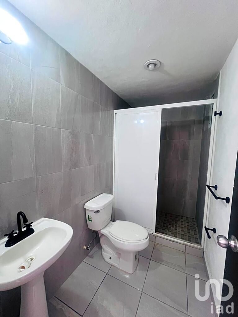 RENTA DE DEPARTAMENTO EN PRIVALIA AMBIENTA, CONDOMINIO HIGUERILLA, QUERETARO