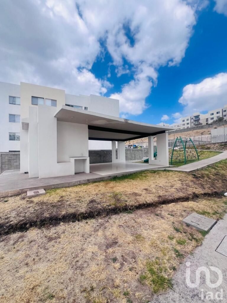 RENTA DE DEPARTAMENTO EN PRIVALIA AMBIENTA, CONDOMINIO HIGUERILLA, QUERETARO