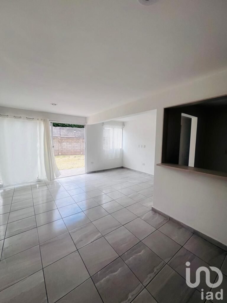 RENTA DE DEPARTAMENTO EN PRIVALIA AMBIENTA, CONDOMINIO HIGUERILLA, QUERETARO