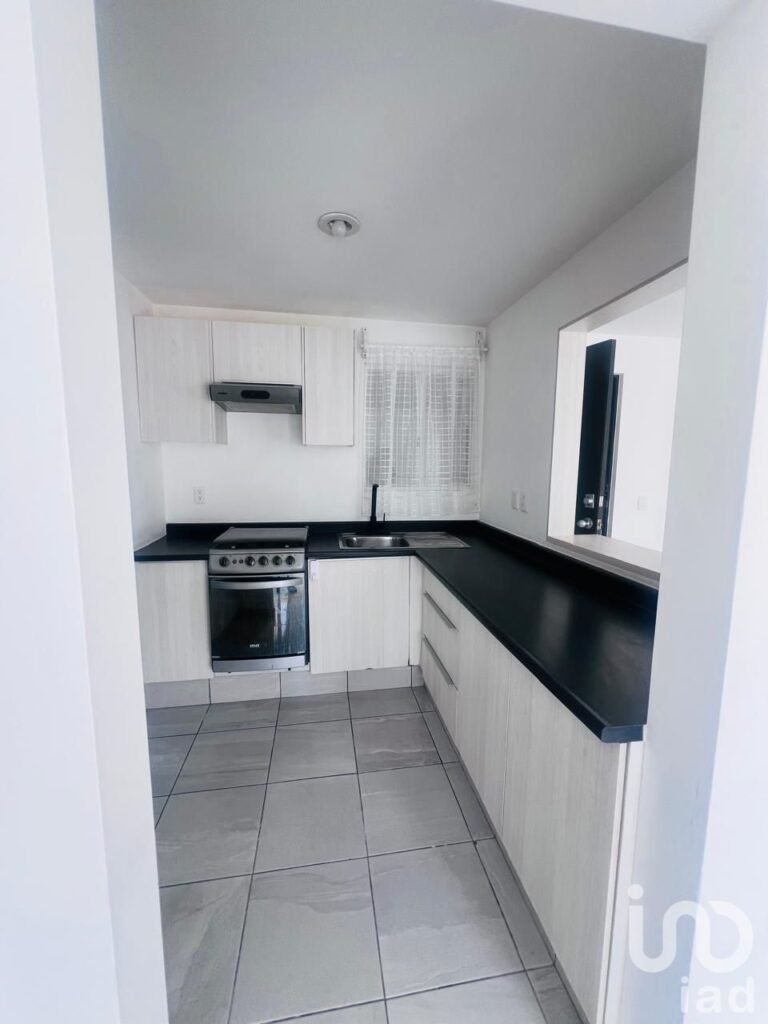 RENTA DE DEPARTAMENTO EN PRIVALIA AMBIENTA, CONDOMINIO HIGUERILLA, QUERETARO