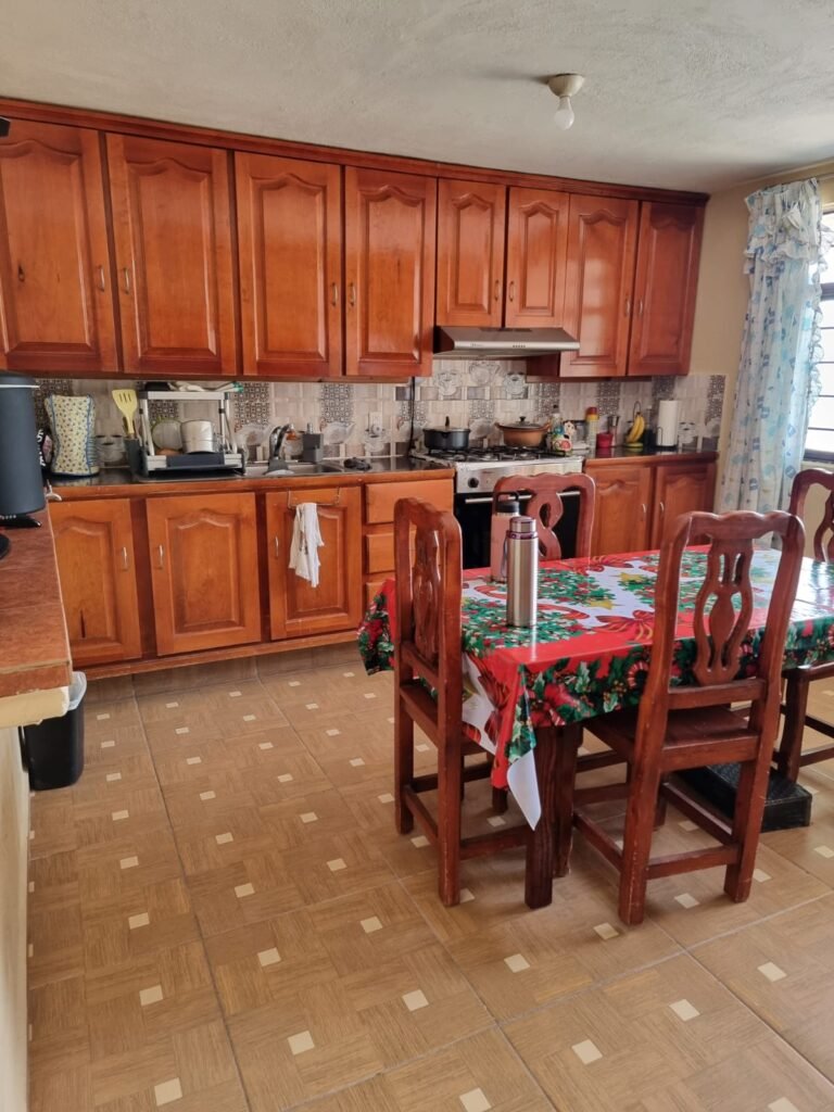 VIVE LA AMPLITUD Y LA TRANQUILIDAD, RESIDENCIA RUSTICA CON ENORME JARDIN EN TLALPAN