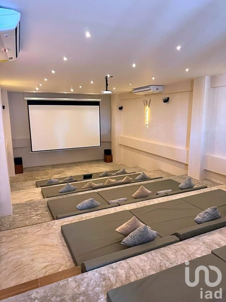 Estudio Amueblado en RENTA en espectacular Condo en Tulum