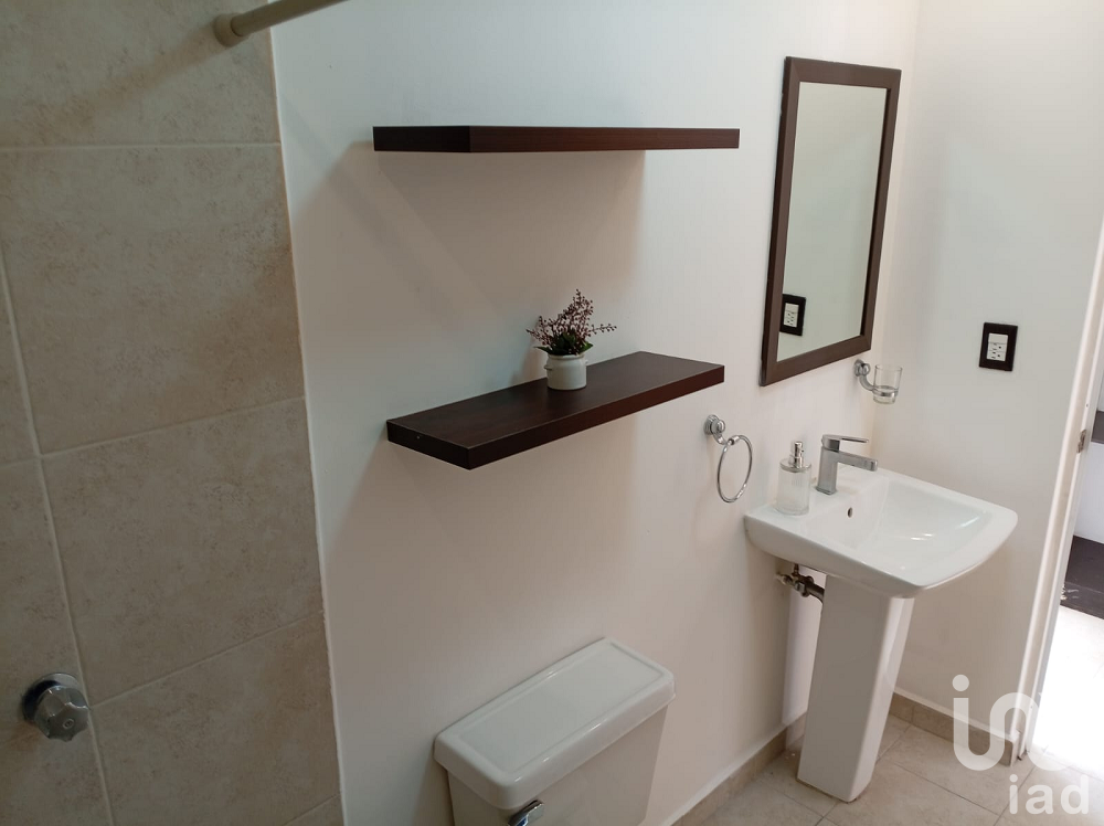 Venta de departamento en Privada San Isidro, conjunto cerrado con vigilancia, zona para niños.