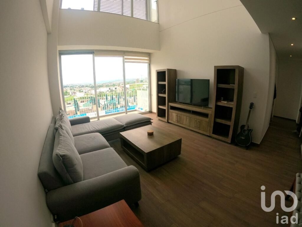 RENTA DE PENTHOUSE EN PUNTA CASCATTA, LOMAS DE ANGELOPOLIS