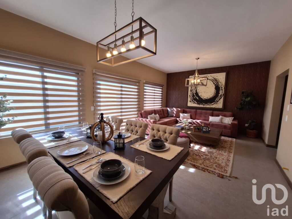 Casa en venta cerca de Puente Zaragoza