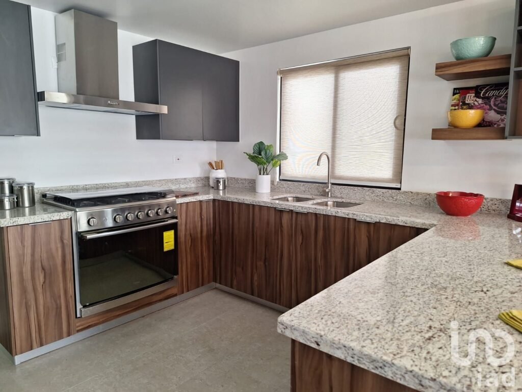 Casa en venta cerca de Puente Zaragoza