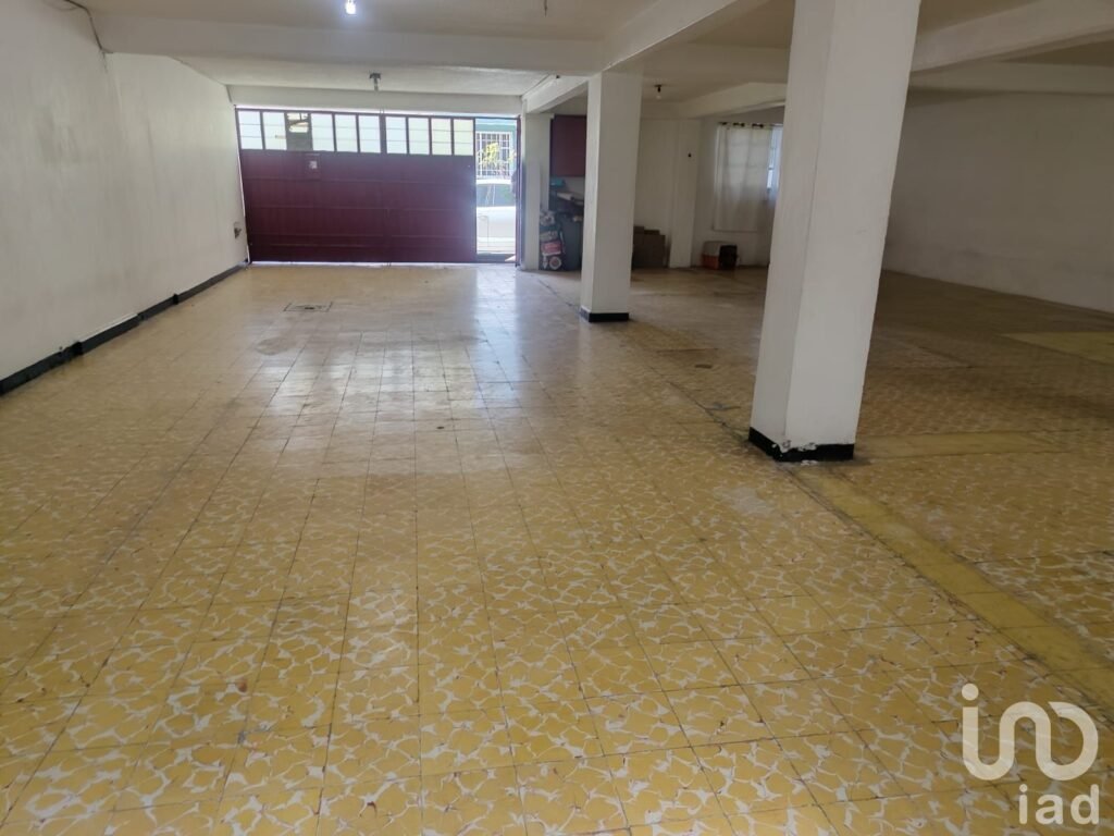 CASA EN RENTA  AMPLIA EN VICENTE VILLADA CD. NEZAHUALCOYOTL