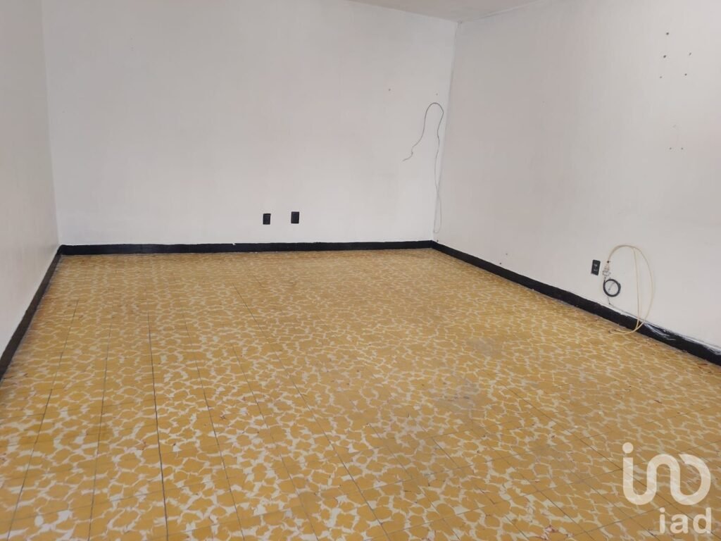 CASA EN RENTA  AMPLIA EN VICENTE VILLADA CD. NEZAHUALCOYOTL