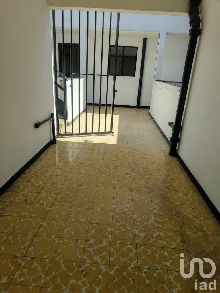 CASA EN RENTA  AMPLIA EN VICENTE VILLADA CD. NEZAHUALCOYOTL