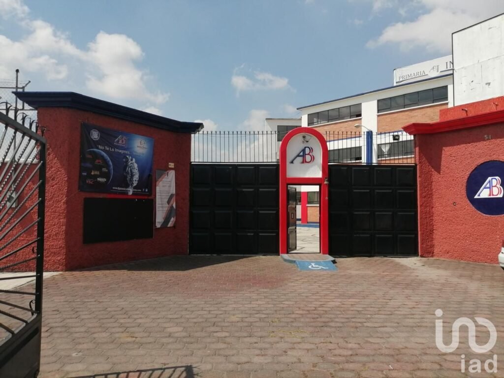 Plantel Escolar en Metepec, zona Metropolitana de Toluca, México, México. - 2352476 edificio en venta plantel escolar en metepec zona metropolitana de toluca mexico mexico 287396