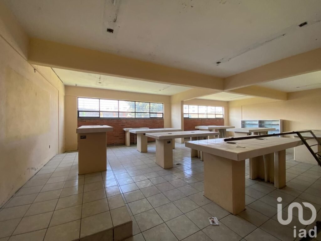 Plantel Escolar en Metepec, zona Metropolitana de Toluca, México, México.