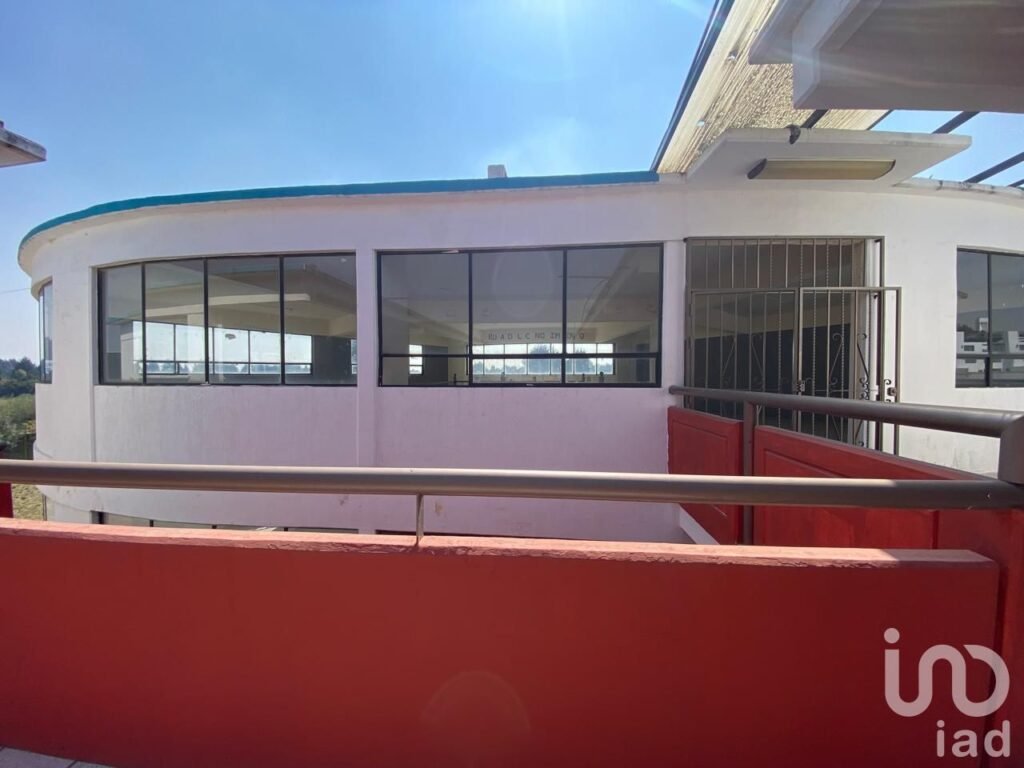 Plantel Escolar en Metepec, zona Metropolitana de Toluca, México, México.