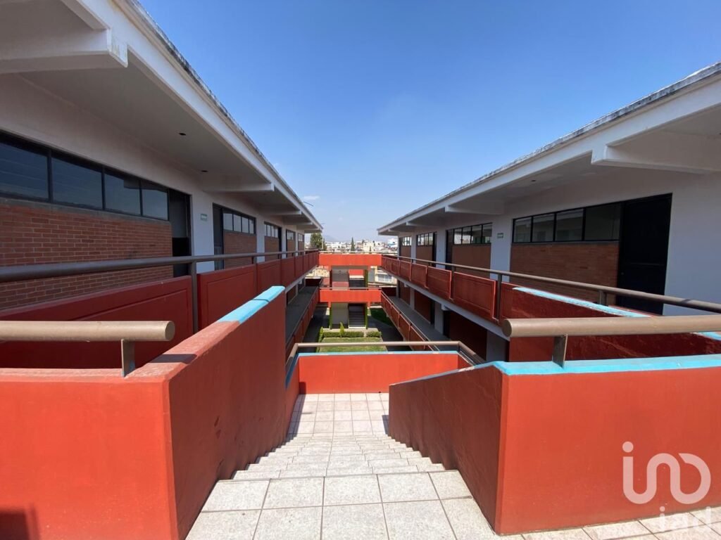Plantel Escolar en Metepec, zona Metropolitana de Toluca, México, México.