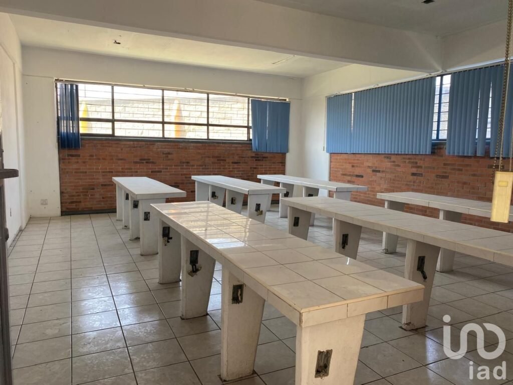 Plantel Escolar en Metepec, zona Metropolitana de Toluca, México, México.