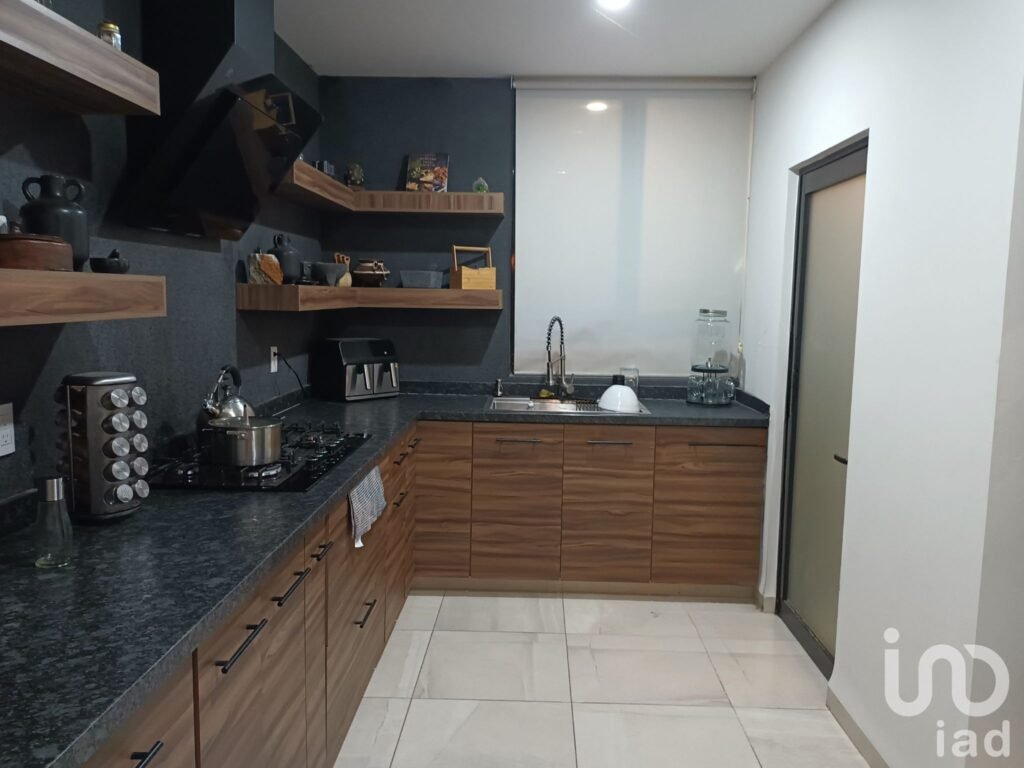 Casa en Venta con Terreno Excedente en Puerta Natura, San Luis Potosi