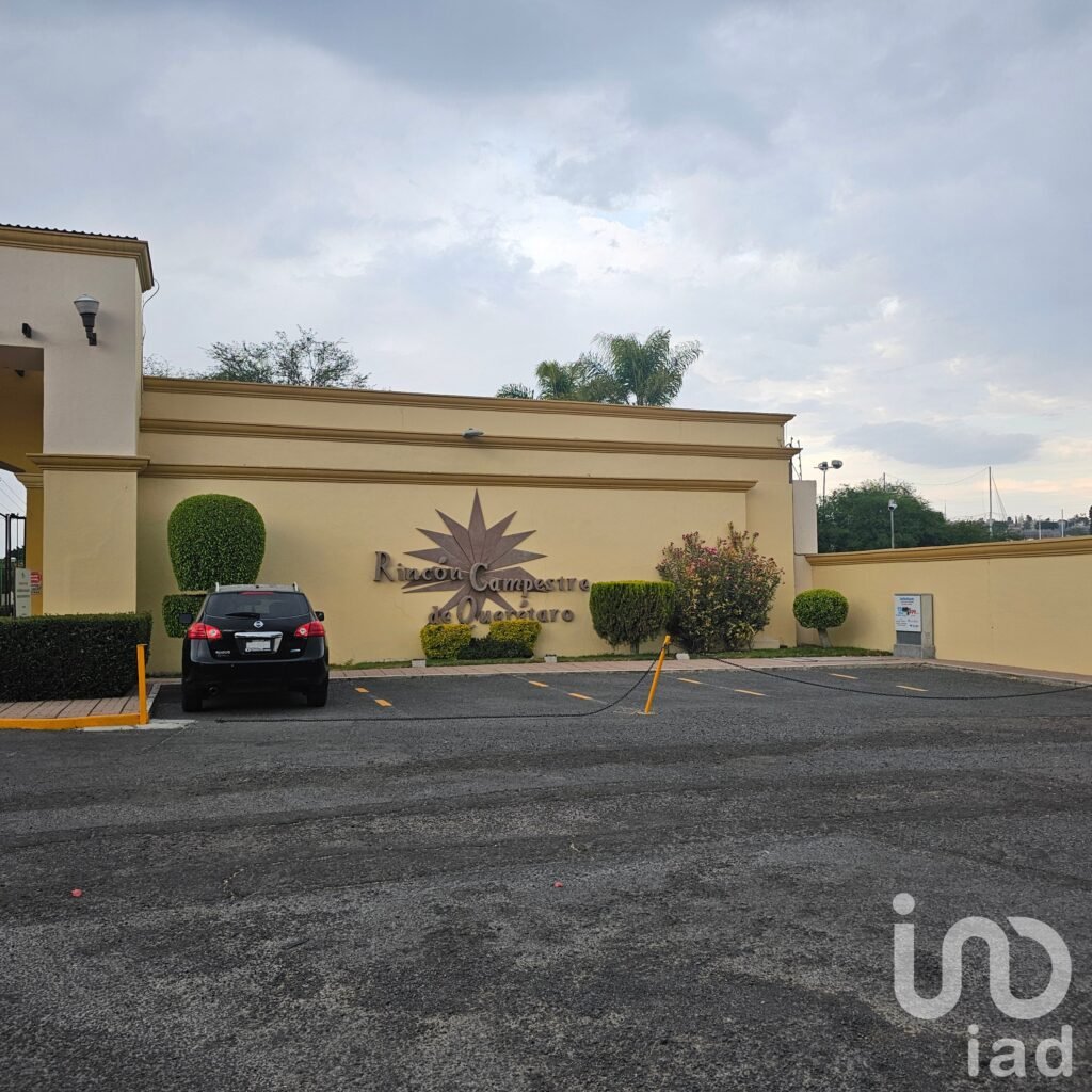 Casa en venta en Rincón Campestre a dos cuadras de Constituyentes Queretaro
