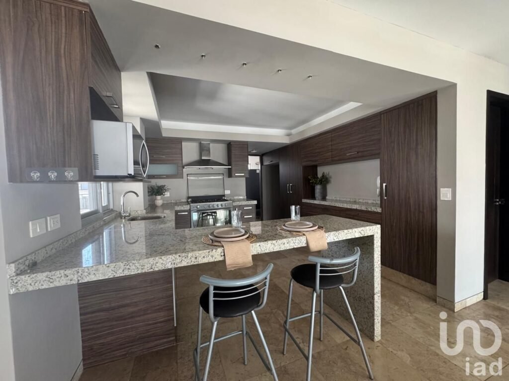 Departamento amueblado en RENTA en Privadas del Pedregal frente al Poder Judicial en San Luis Potosi