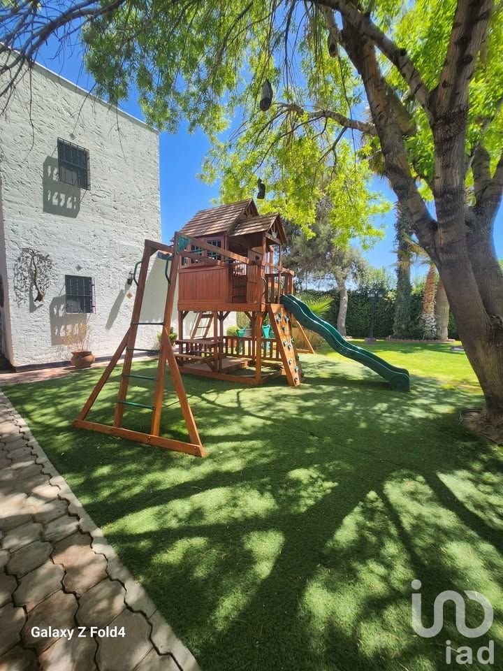 CASA EN VENTA DE 6 HABITACIONES MUY CERCA DE AV. TECNOLOGICO Y EJERCITO NACIONAL