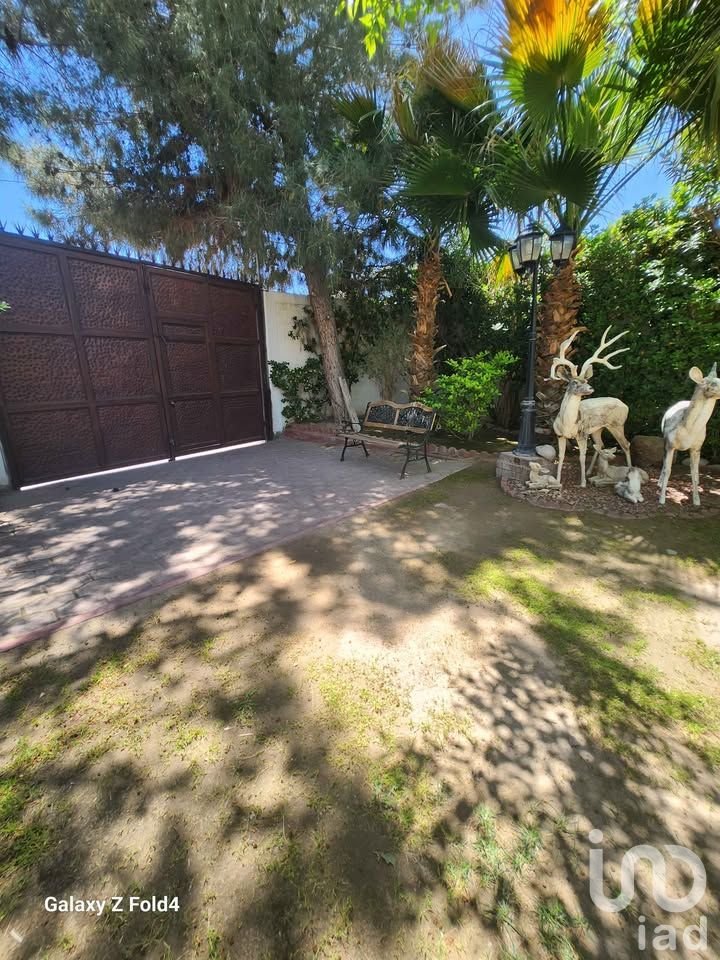 CASA EN VENTA DE 6 HABITACIONES MUY CERCA DE AV. TECNOLOGICO Y EJERCITO NACIONAL