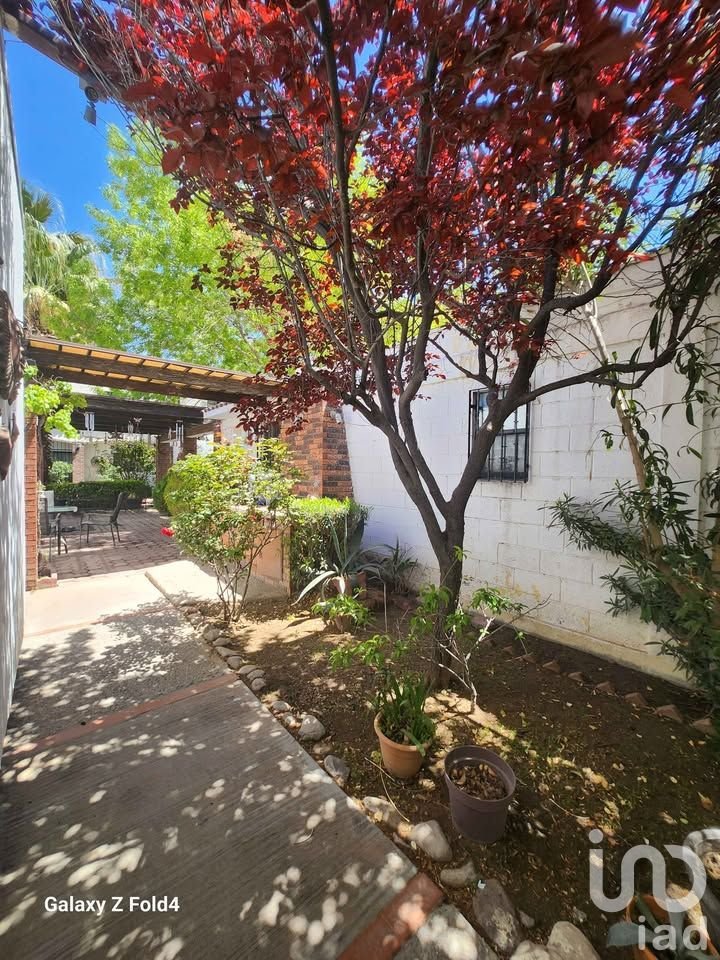 CASA EN VENTA DE 6 HABITACIONES MUY CERCA DE AV. TECNOLOGICO Y EJERCITO NACIONAL