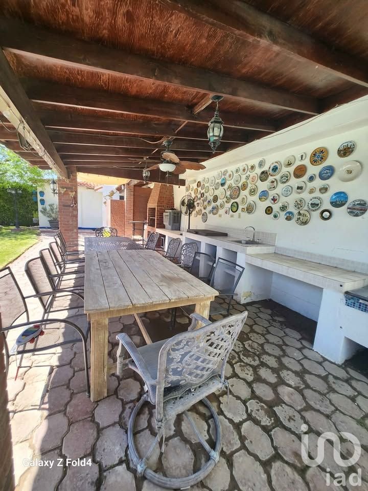 CASA EN VENTA DE 6 HABITACIONES MUY CERCA DE AV. TECNOLOGICO Y EJERCITO NACIONAL