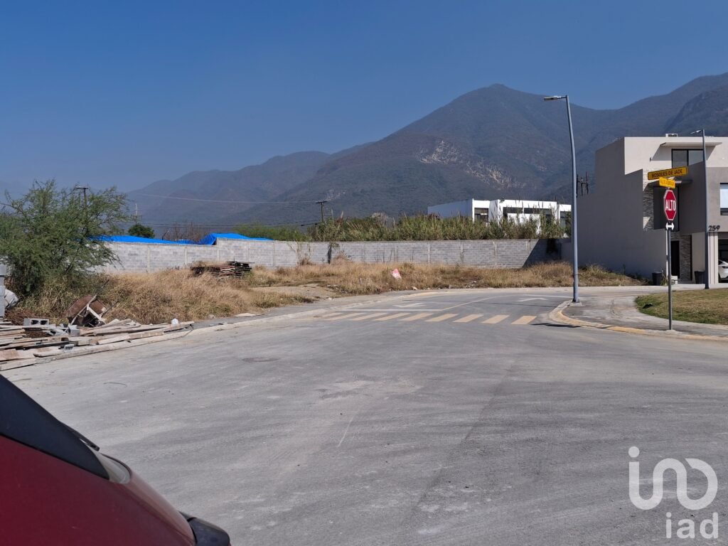 Terreno de 285 M2 en Venta en Residencial Las Esmeraldas, en Monterrey ,muy cerca de El Barro