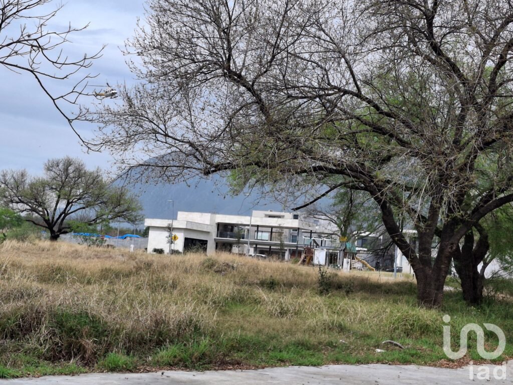 Venta de Terreno con 371 M2 en Residencial Las Esmeraldas, en Monterrey ,muy cerca de El Barro - 2354730 terreno en venta venta de terreno con 371 m2 en residencial las esmeraldas en monterrey muy cerca de el barro 293667