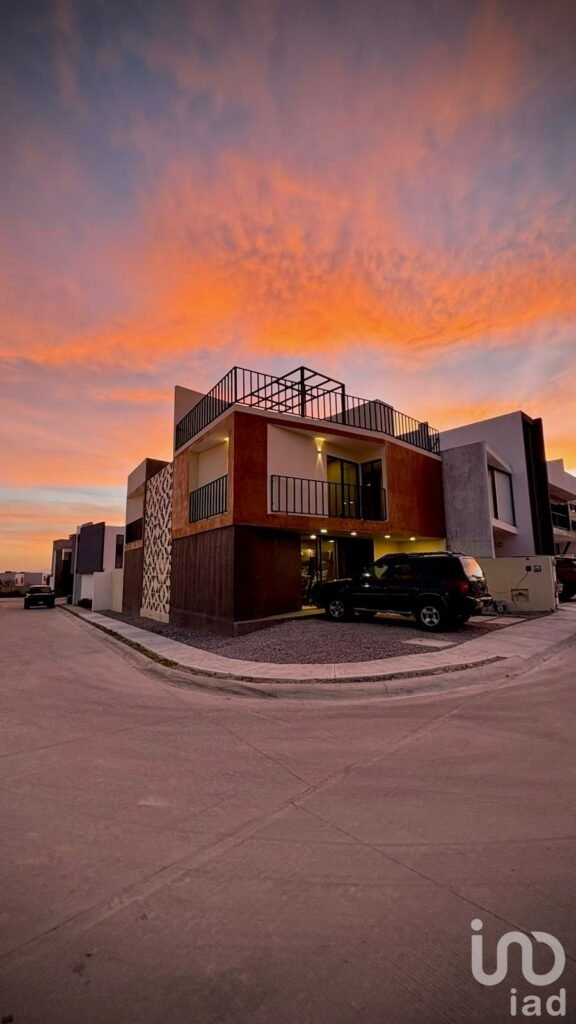 Casa en venta en condominio Zenit, Altos de Juriquilla. Queretaro