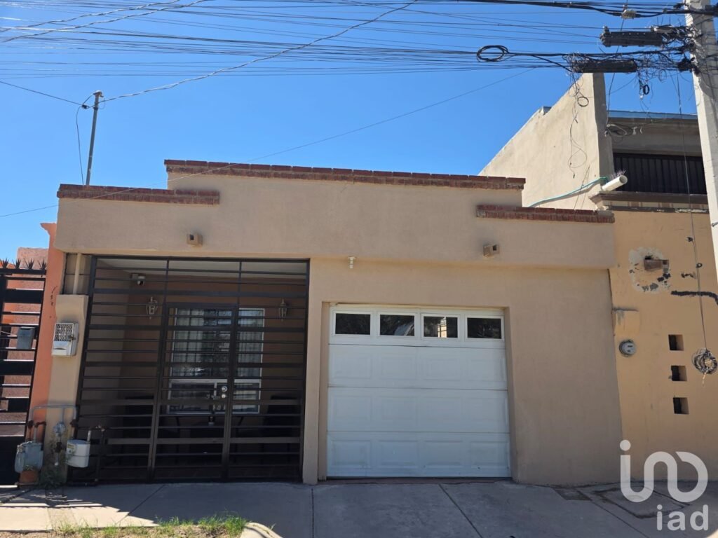 CASA DE UNA PLANTA EN RENTA, SECTOR SAN LORENZO, CD JUAREZ, CHIH