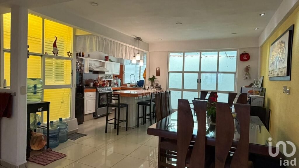 Venta casa, colonia Maravillas, Nezahualcóyotl, EDO MEX