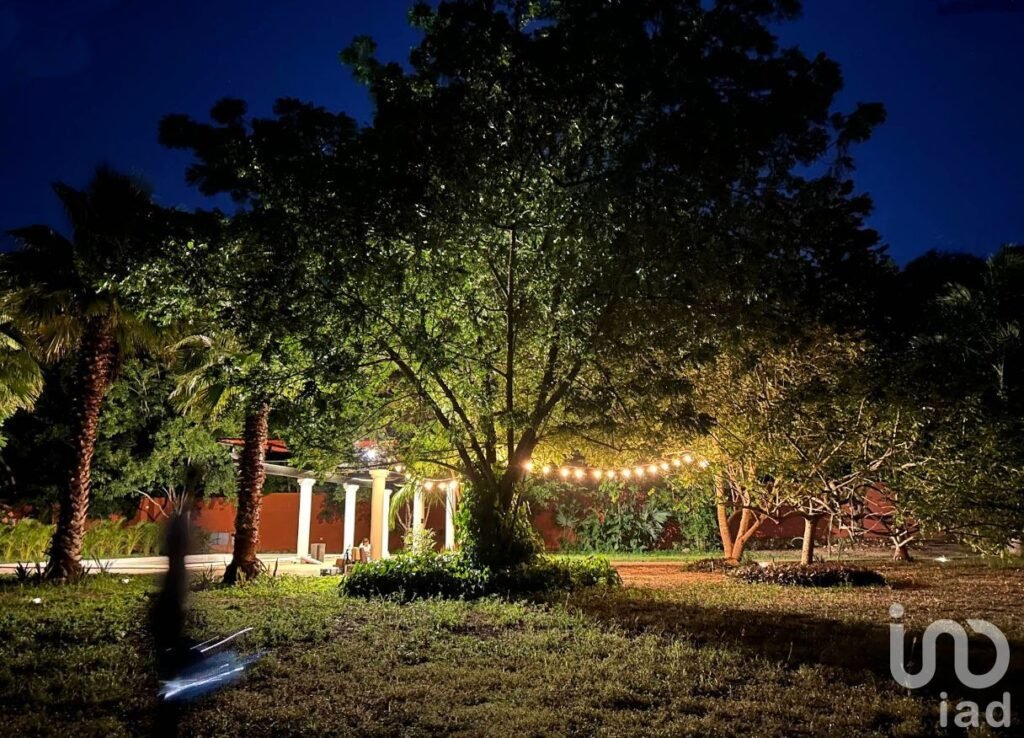 Terreno bardeado en Cholul 5,885 m2 ideal para proyecto o inversión