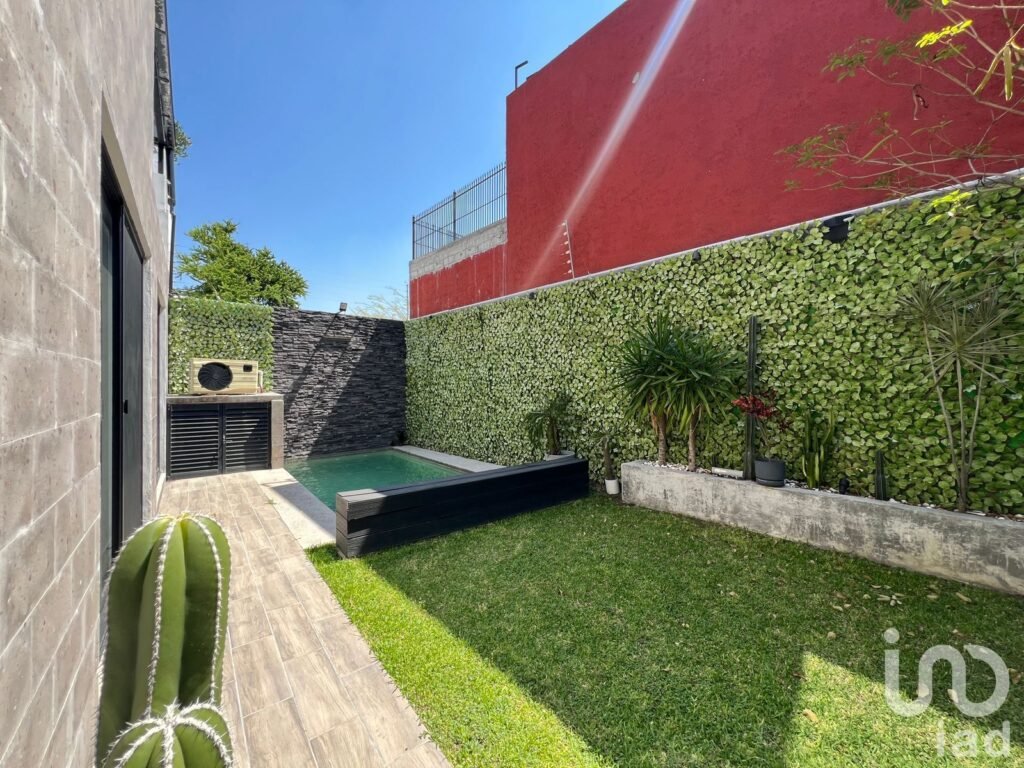VENTA DE CASA CON ALBERCA EN XOCHITEPEC MORELOS