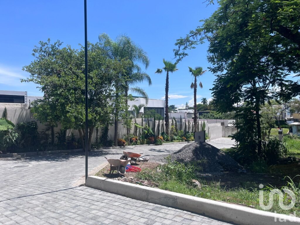 Terreno en Residencial  Acapantzingo de  240 m2 en zona premium