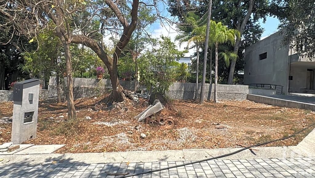 Terreno en Residencial  Acapantzingo de  240 m2 en zona premium