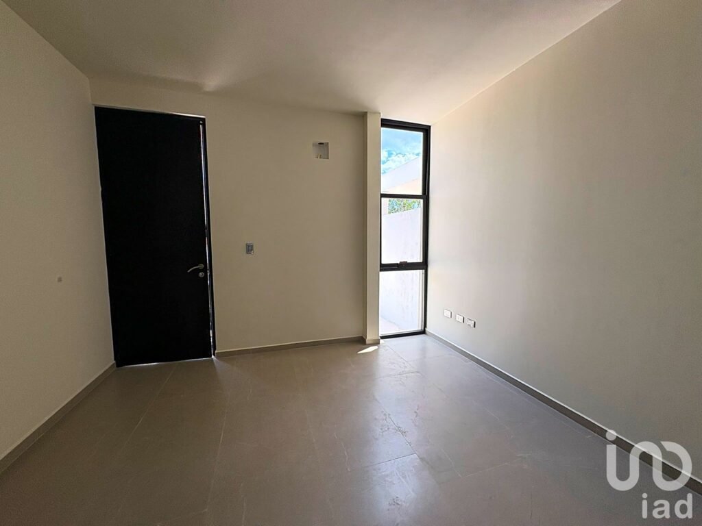 Casa de una planta en privada al norte de Mérida 3 recámaras Conkal