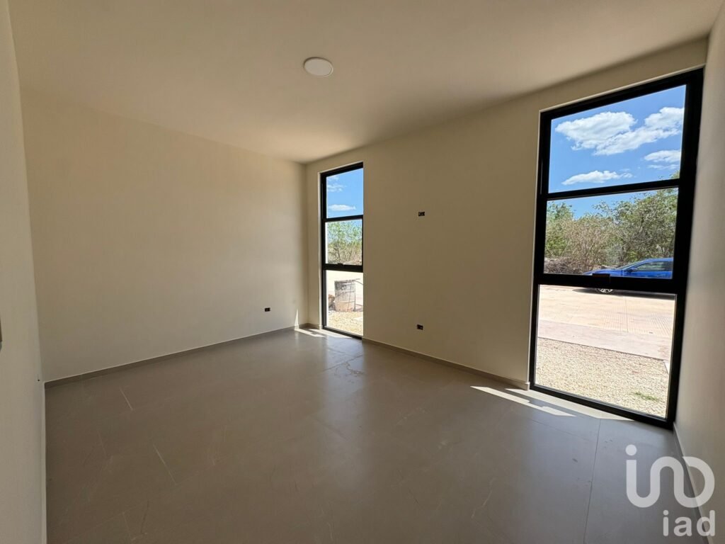 Casa de una planta en privada al norte de Mérida 3 recámaras Conkal