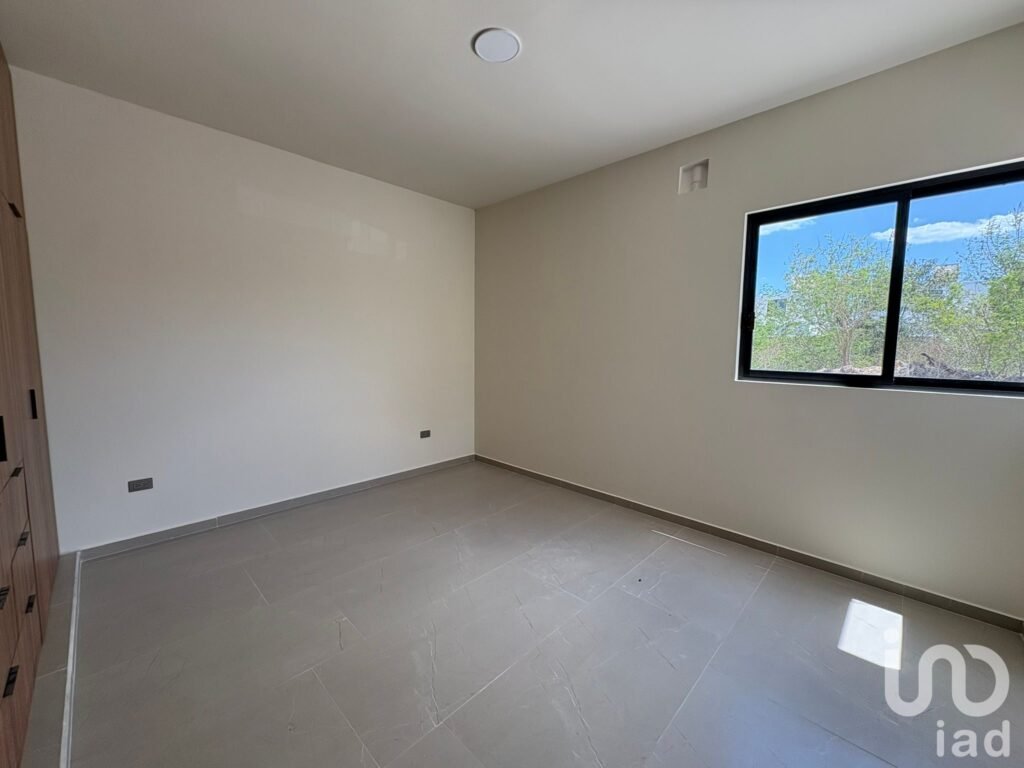 Casa de una planta en privada al norte de Mérida 3 recámaras Conkal