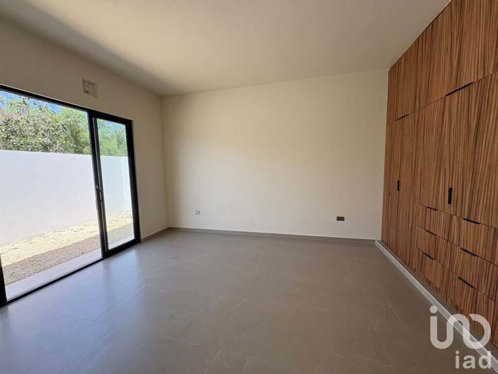 Casa de una planta en privada al norte de Mérida 3 recámaras Conkal