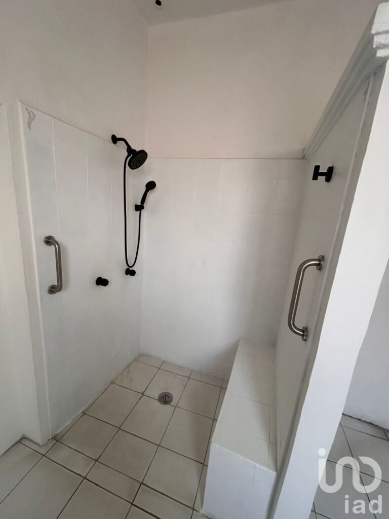 Propiedad en Renta, Centro histórico Querétaro, casona colonial antigua con alto potencial comercial