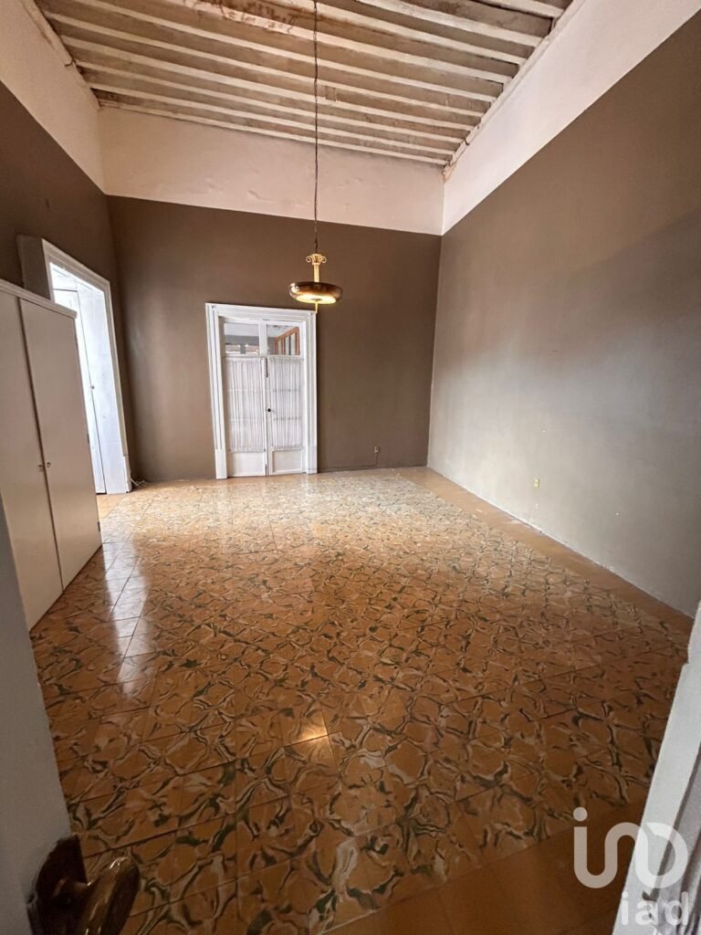 Propiedad en Renta, Centro histórico Querétaro, casona colonial antigua con alto potencial comercial