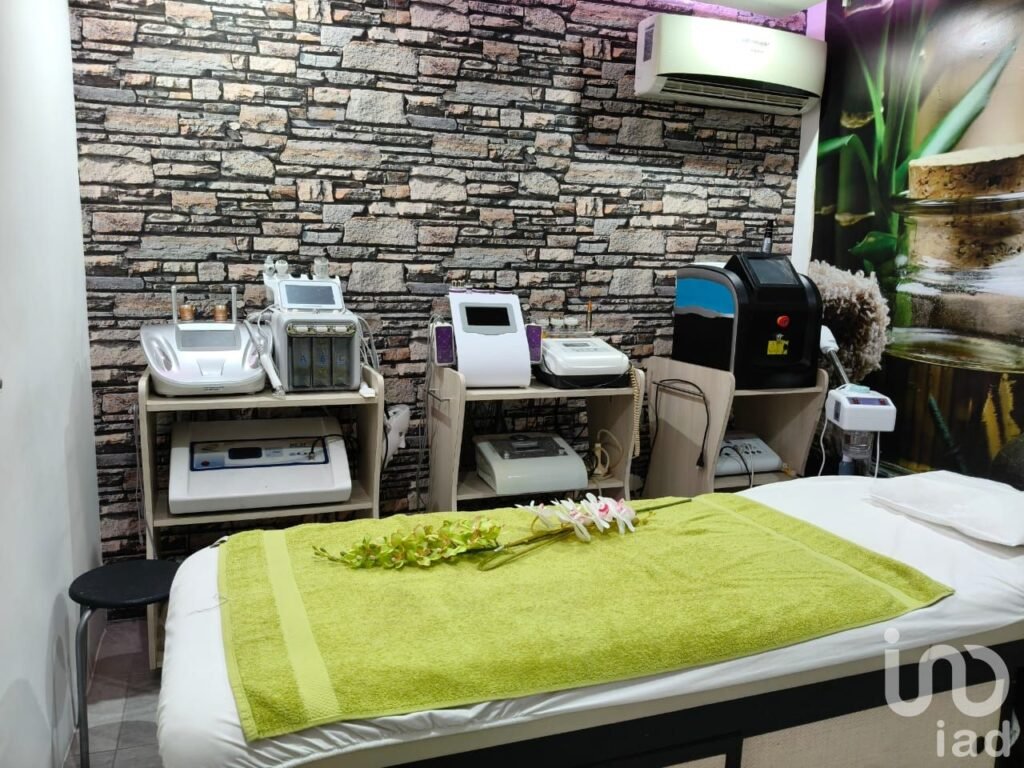 Renta de Local Cabina tratamientos faciales en Av Juarez Escobedo