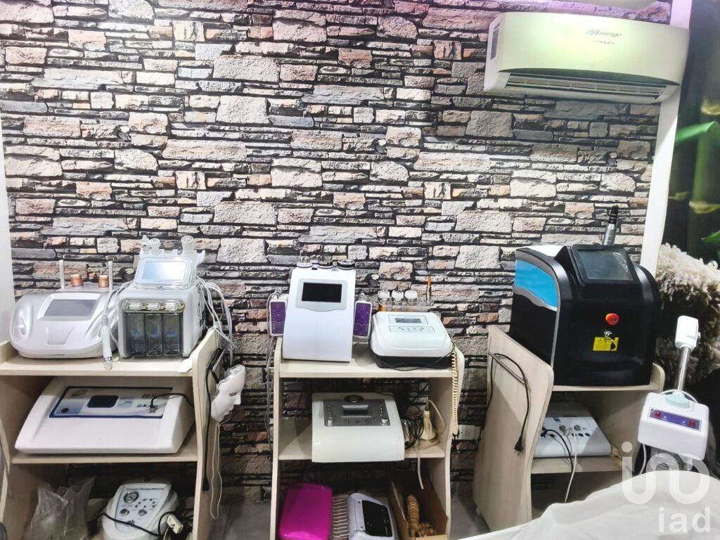 Renta de Local Cabina tratamientos faciales en Av Juarez Escobedo